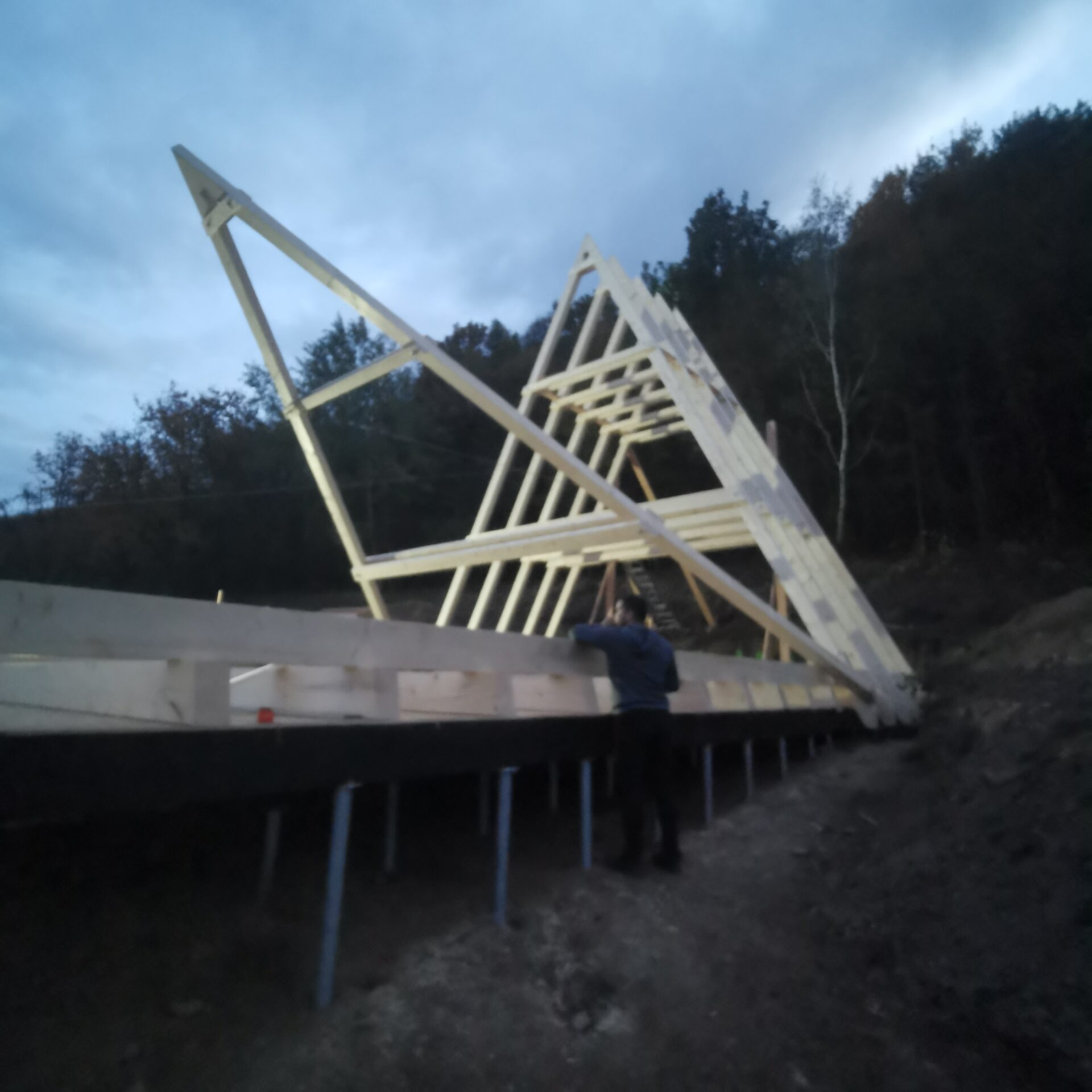 Montáž strechy A-frame